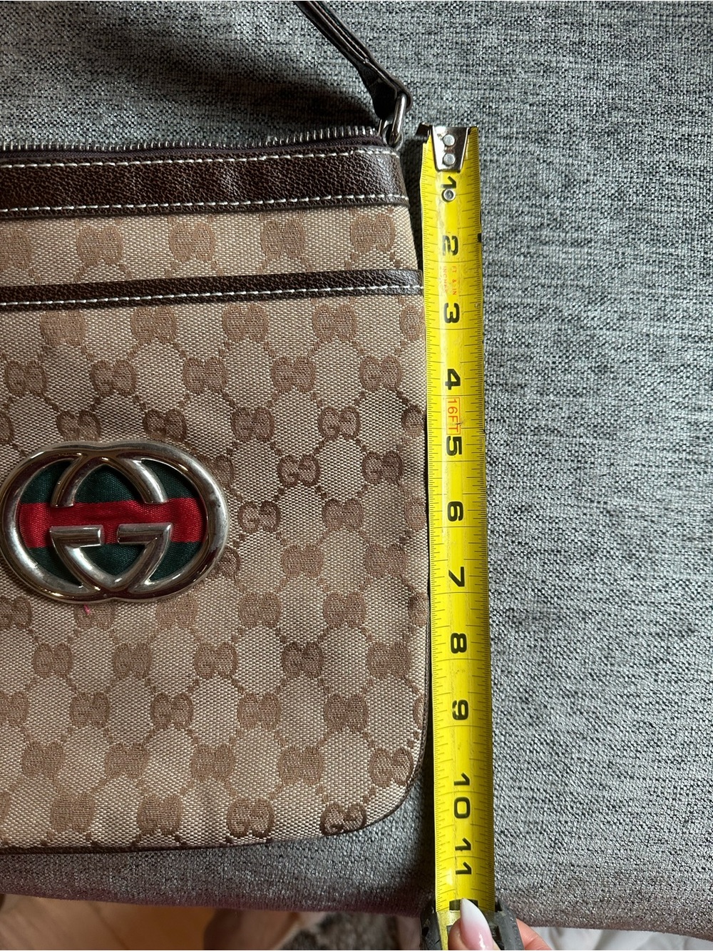 Gucci Beige GG Supreme Messenger with Green and Red Web - Picture 6 of 7
